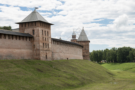 古代堡垒 Novgorod围墙曲线建筑恢复多云回忆建筑学历史城堡文化背景图片