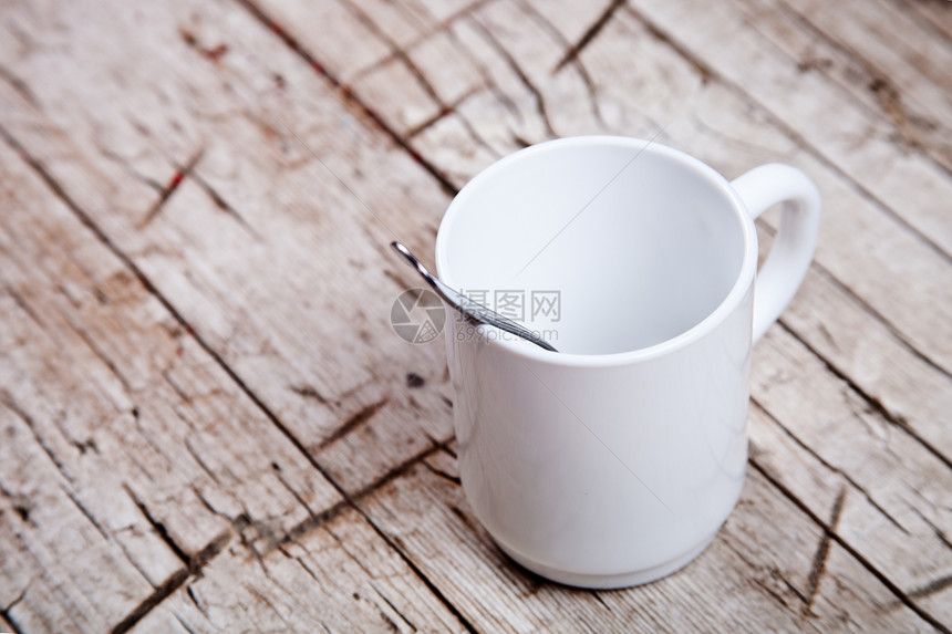 空白白杯和勺子用具白色桌子杯子场地陶瓷木头咖啡乡村制品图片
