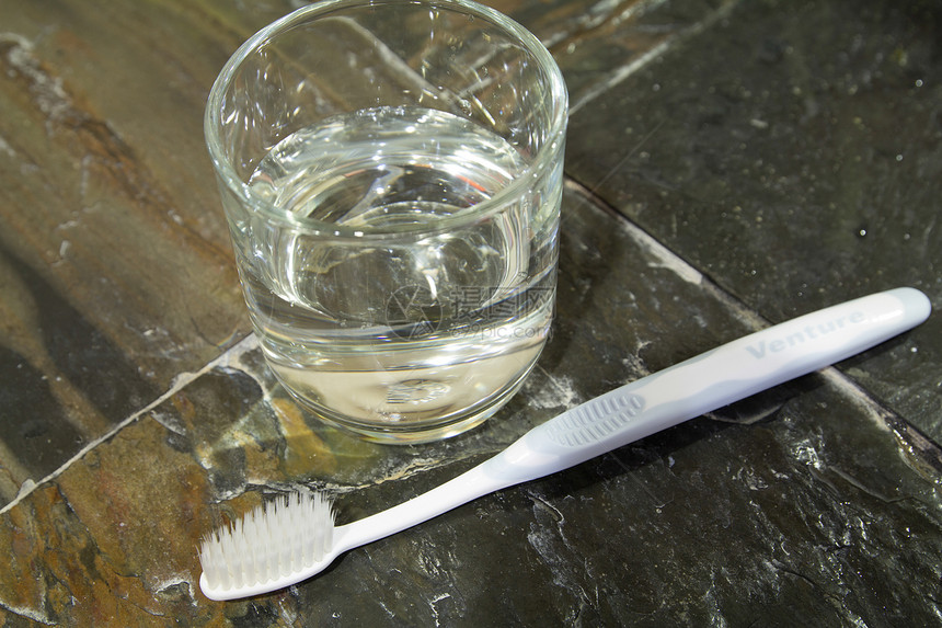 牙刷黄色保健透明度玻璃浴室牙膏化妆品口服白色水滴图片
