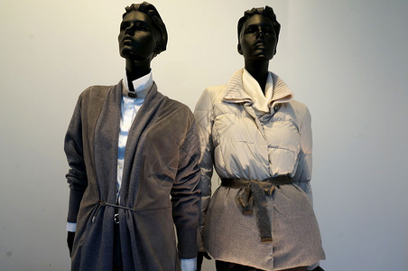 橱窗图人造图女性展示模型裙子人体购物中心衣服橱窗纺织品精品背景