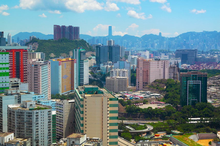 白天在市中心商业港口建筑办公室摩天大楼风景城市住宅顶峰海洋图片