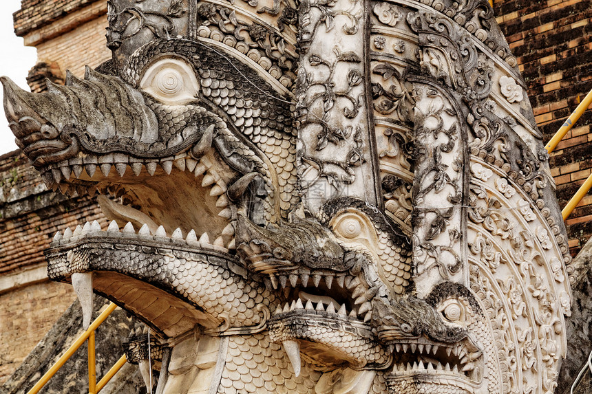 泰国寺庙的龙雕塑旅游文化旅行祷告宗教上帝装饰品力量蓝色冥想图片