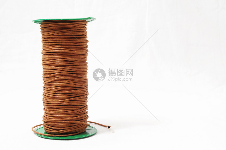 双线卷缠绕工业白色电缆网络纤维电线管子布线纺织品图片