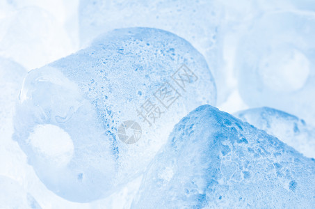 冰块摞起来冰立方合起来白色宏观冰块水晶辉光冻结立方体背景