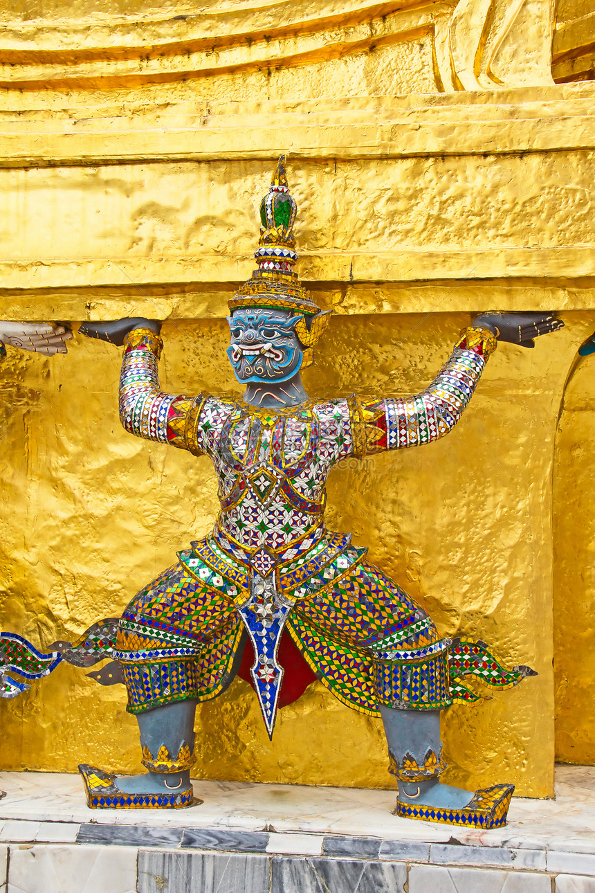 泰国曼谷大宫大宫佛教徒警卫宗教文化奢华雕塑艺术寺庙建筑学历史性图片