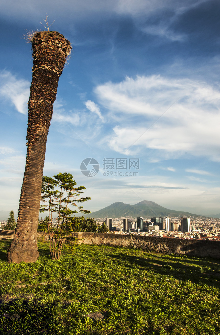 那那不勒斯游客旅行远景建筑学全景城市风景火山图片