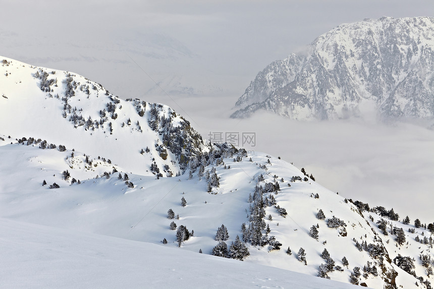 山山脉冒险风景树木旅行运动滑雪季节假期环境全景图片