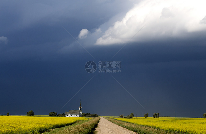 平原风暴云雷雨戏剧性天空危险风景天气草原图片