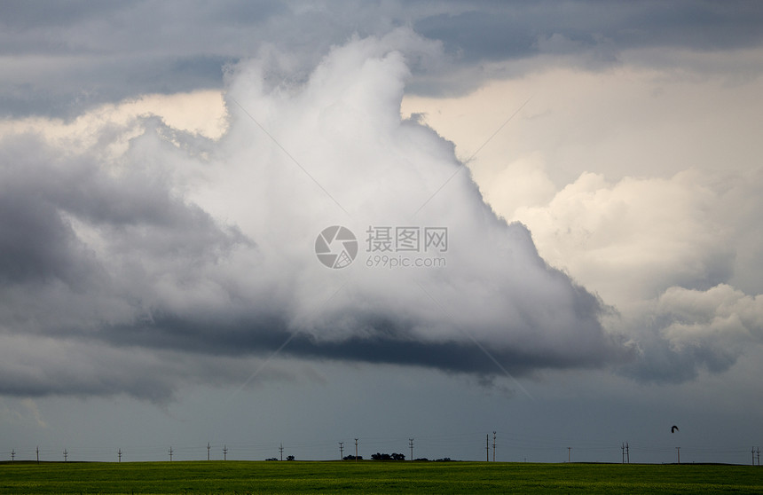平原风暴云天空天气戏剧性雷雨危险草原风景图片