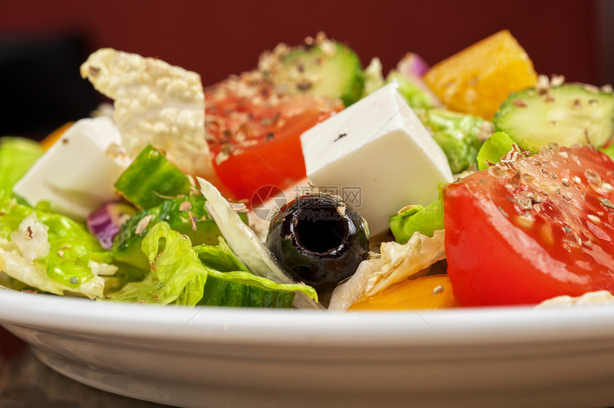 希腊沙拉盘子洋葱山羊食物香菜叶子蔬菜饮食黄瓜午餐图片