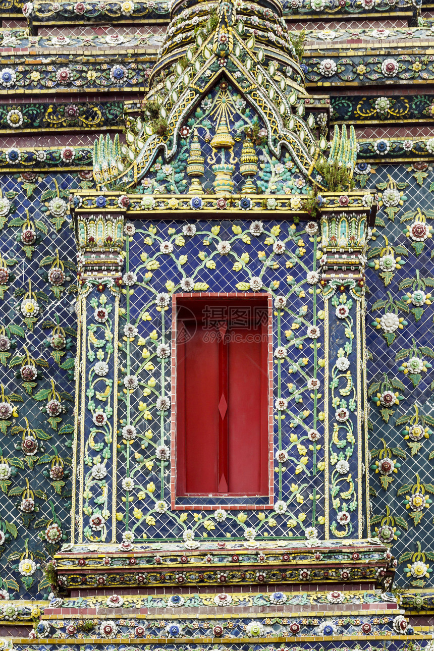 泰国公共寺庙中美丽的窗户图片