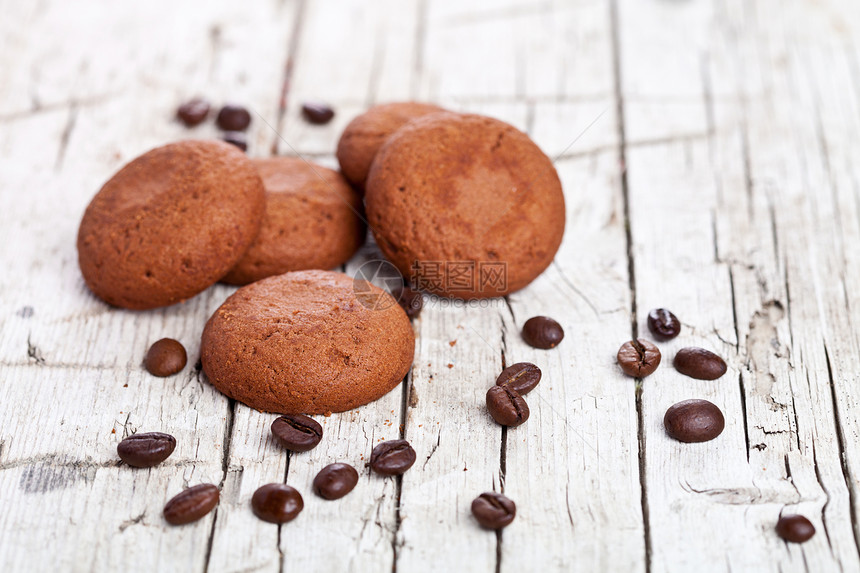 朱巧克力饼干和咖啡豆垃圾糖果诱惑乡村饼干食物咖啡小吃木头甜点图片
