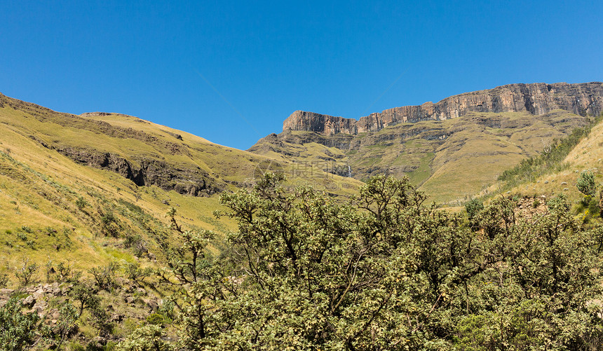向莱索托发放Sani通行证边界旅行破坏曲线荒野顶峰山脉国家乡村绿色图片