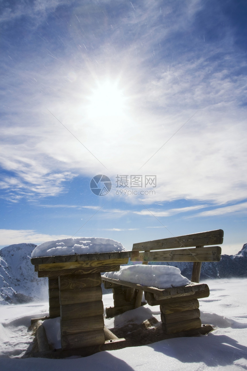 雪雪地貌日落白色旅行太阳环境长椅射线旅游闲暇阴影图片