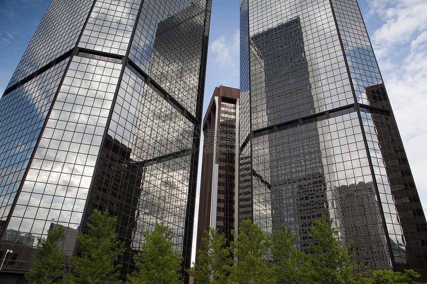 丹佛的摩天大楼金融城市市中心商业未来派建筑奢华旅行镜子窗户图片