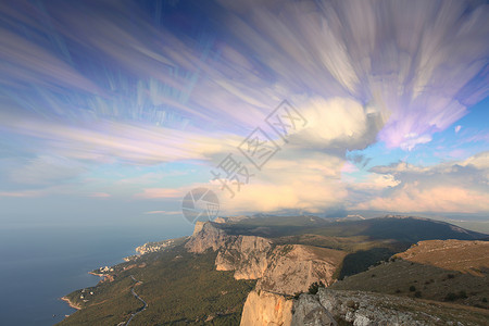 马尔德文-卡亚西山云的移动 克里米亚高清图片