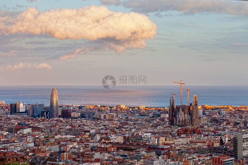 巴塞罗那全景观全景建筑建筑学港口建筑物旅游水平地标海滩天空图片