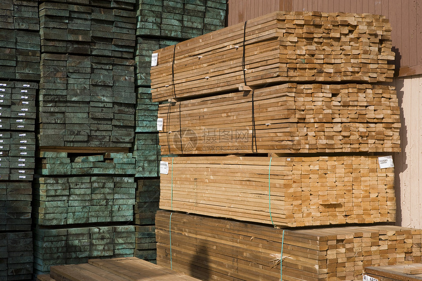 在仓库中安排的木板堆叠托盘木材木头工厂木材业图片