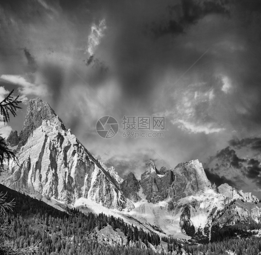多洛米人公园 阿尔卑山地景和P图片
