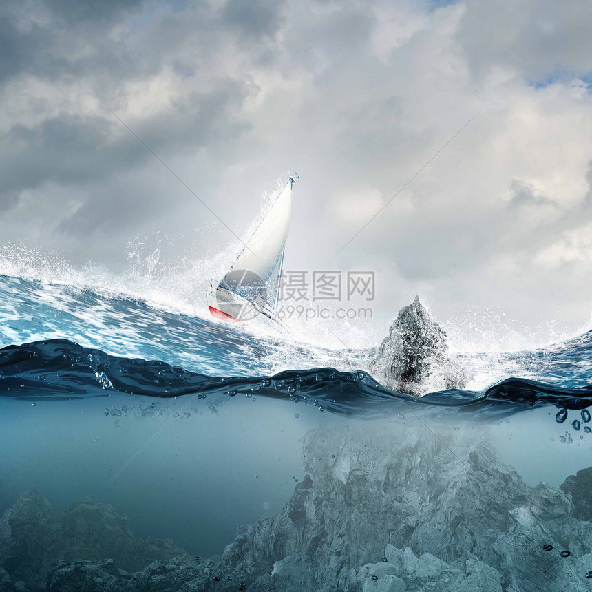 游骑运动运动游艇蓝色舰队液体海浪雷雨戏剧性竞赛危险图片