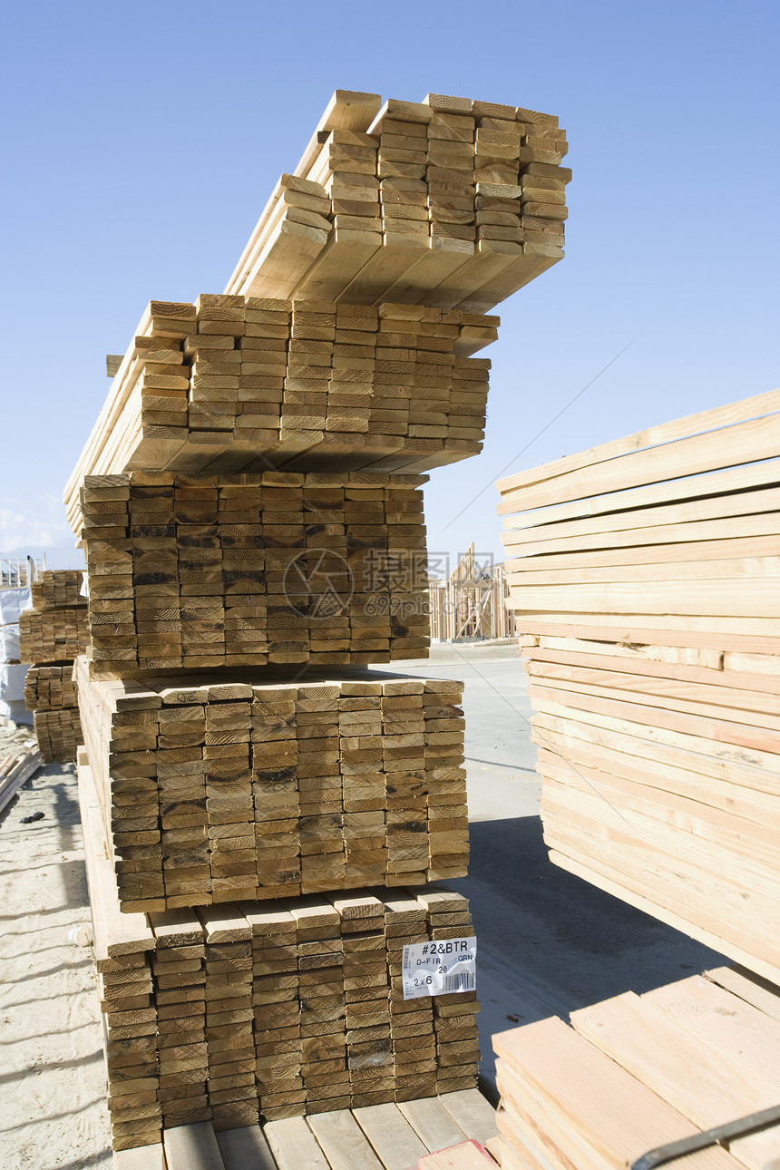 住宅房屋建筑工地堆积的伐木工人施工木材对象新鲜感图片