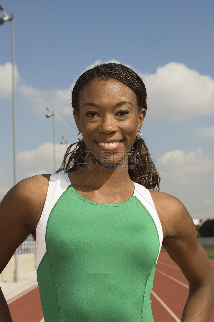 一名非洲裔美国人女子田径跑步运动员的肖像图片