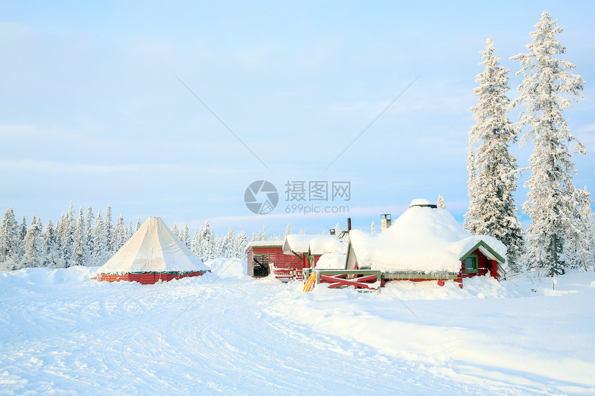 日出冬季风景森林天气房子天空场地季节环境旅行童话降雪图片