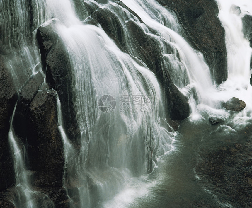 连带瀑布上升的视野行动视角瀑布淡水运动高角度地貌摄影世界冷却图片