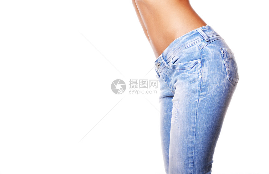 女性穿牛仔牛仔裤近身镜头皮肤女孩重量牛仔布身体躯干饮食成人工作室腹部图片