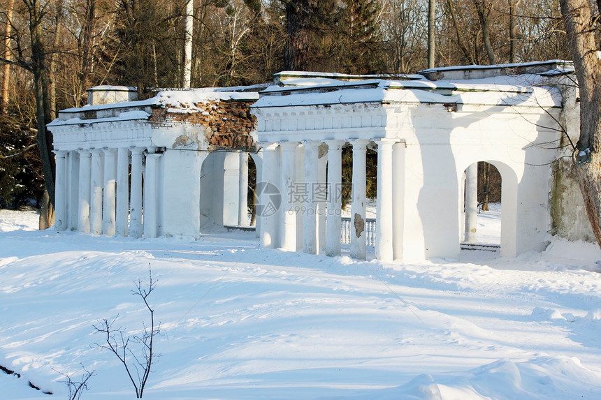 古废墟建筑学古董蓝色环境旅行天气框架气候季节降雪图片