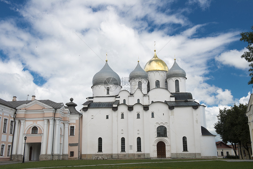 俄罗斯诺夫哥罗德圣索菲亚大教堂宗教建筑学教会白色历史圆顶文化大教堂场所图片