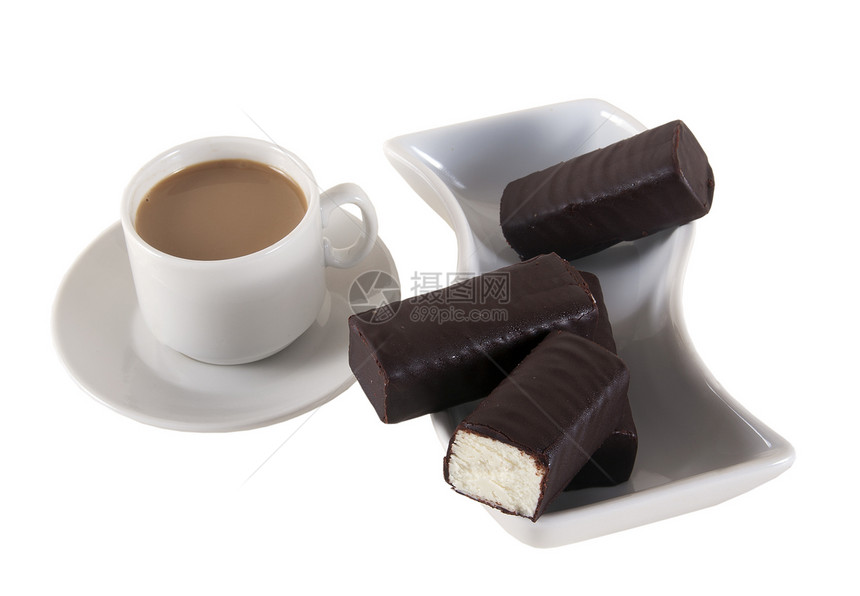 带巧克力的粗干酪棕色甜点可可咖啡早餐牛奶食物白色杯子图片