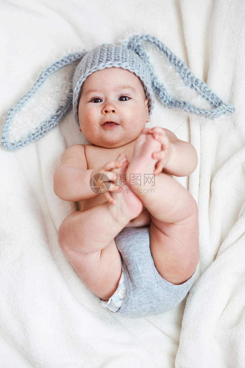 婴儿宝宝白色男生女孩戏服童年手工灰色兔子帽子耳朵图片