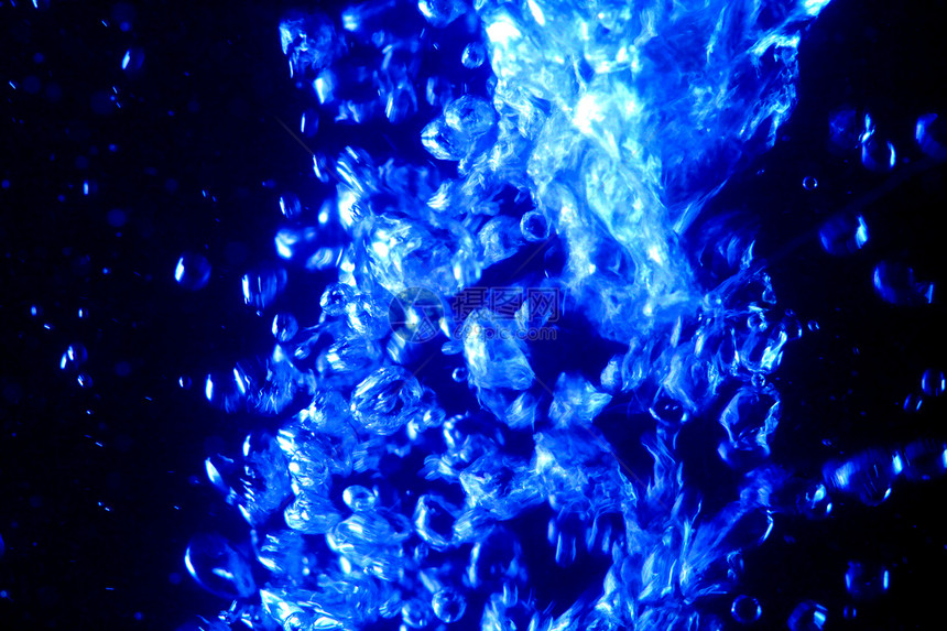 水泡蓝色药品运动液体沸腾波纹淡水气泡飞溅图片