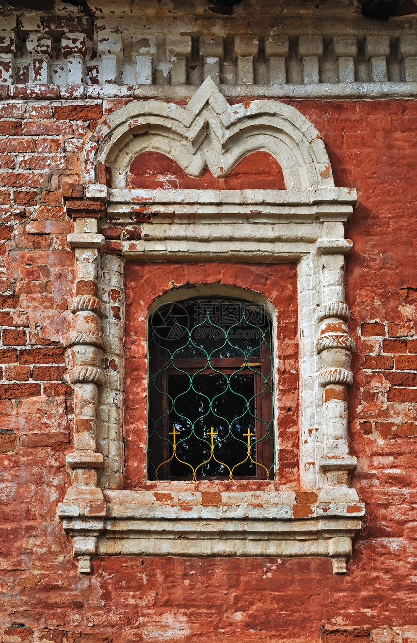 旧修道院的窗户图片