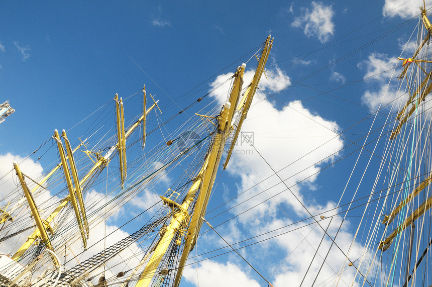 Craner 起落杆蓝色港口天空血管起重机船桅码头商业运输航行图片