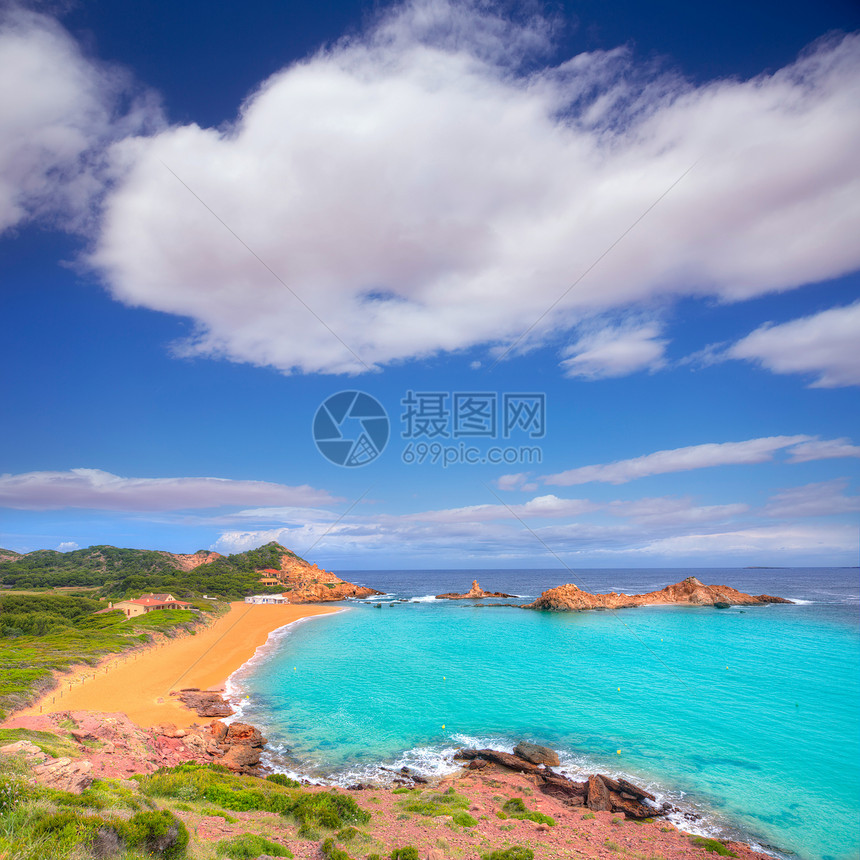 巴利阿里群岛Menorca的石头假期支撑天空海景海岸蓝色太阳地标场景图片