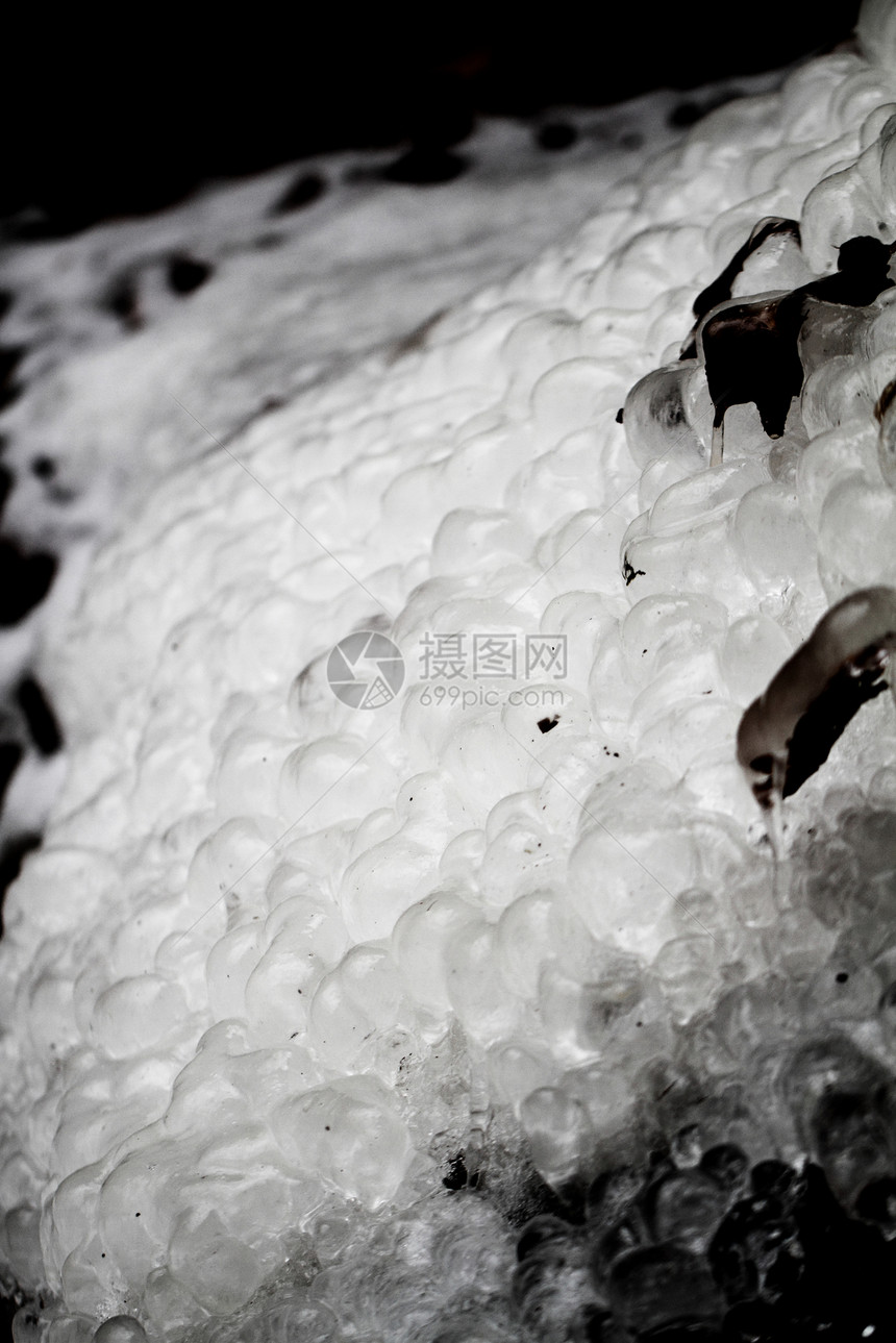 深底的冰柱天气白色水晶季节冻结岩石图片