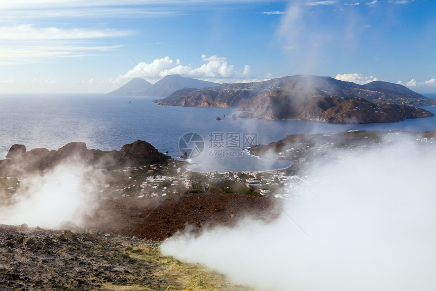 利帕里群岛活火山天空风景村庄悬崖日光海景石头海岸场景群岛图片