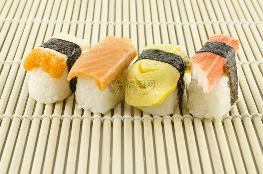 Sush 新鲜日本传统食品文化奶油鳗鱼美味海鲜熏制黄瓜大豆饮食盘子图片