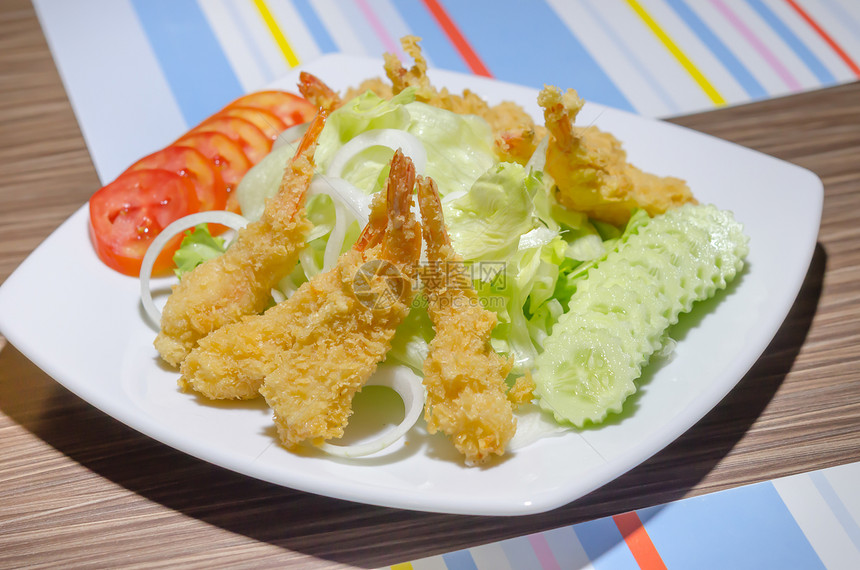 虾沙拉油炸营养叶子盘子美食绿色洋葱黄瓜食物蔬菜图片