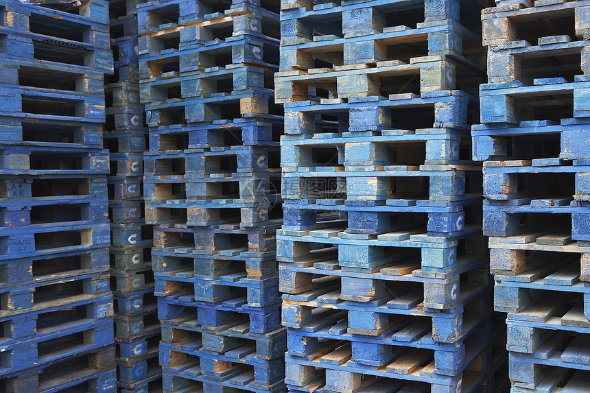 特写托盘堆水平后勤运输仓库工业木头工厂蓝色商品贮存图片
