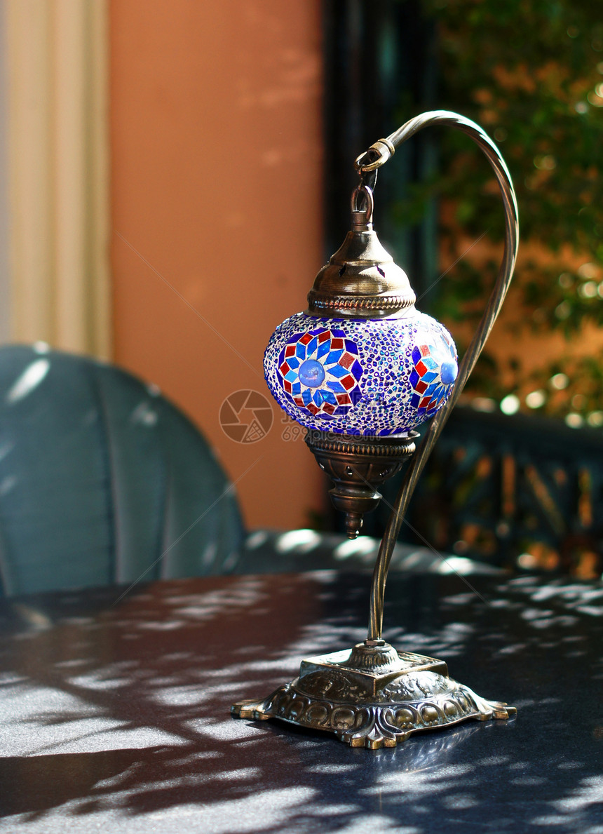 以阿拉伯风格特写马赛克灯水果时间水烟马赛克桌子宏观食物图片