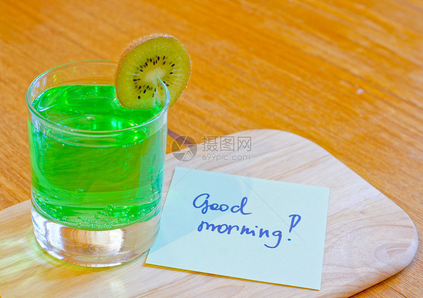 健康早餐餐巾玻璃水果奇异果食物热带果汁维生素茶点绿色图片