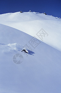 斜坡式斜坡梯式风景滑雪机运动滑雪摄影一人孤独丘陵优美极限单板行动背景