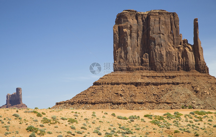 美国在古迹谷的亚利桑那州地方地平线岩石天空手套风景场景蓝天山脉干旱图片