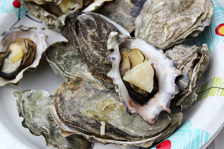 开放牡蛎柠檬壳类美食营养午餐海鲜贝类盘子海洋食物图片
