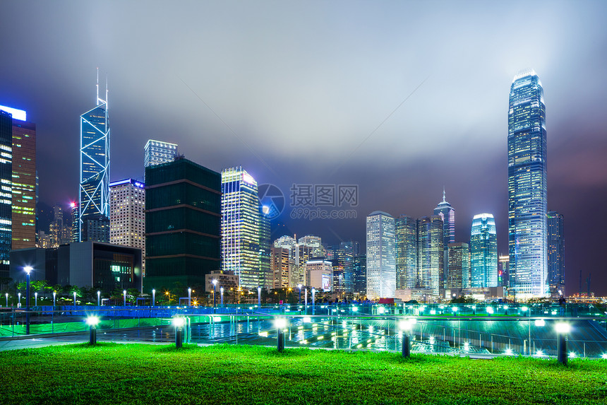 香港市晚上场景顶峰地标建筑学市中心办公室假期摩天大楼金融中心图片