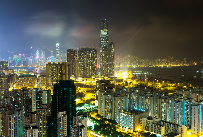 晚上在香港的城市城市居所民众景观建筑市中心房屋鸟瞰图公寓住宅住房图片