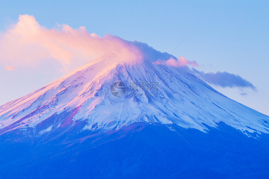 日出时藤山植物冰镇积雪日落公吨火山顶峰图片